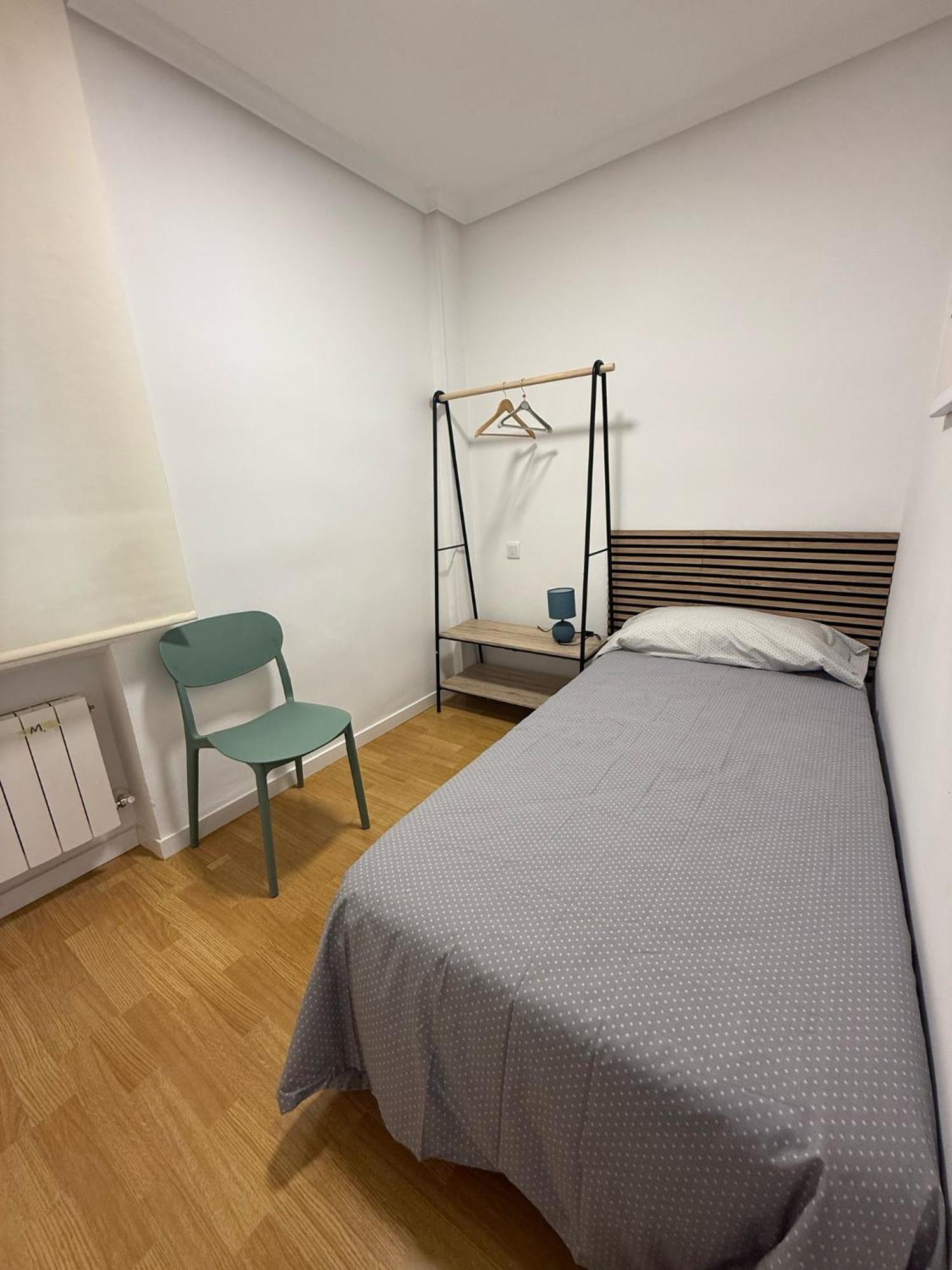 Apartamento Junto A La Real Y Antigua En *