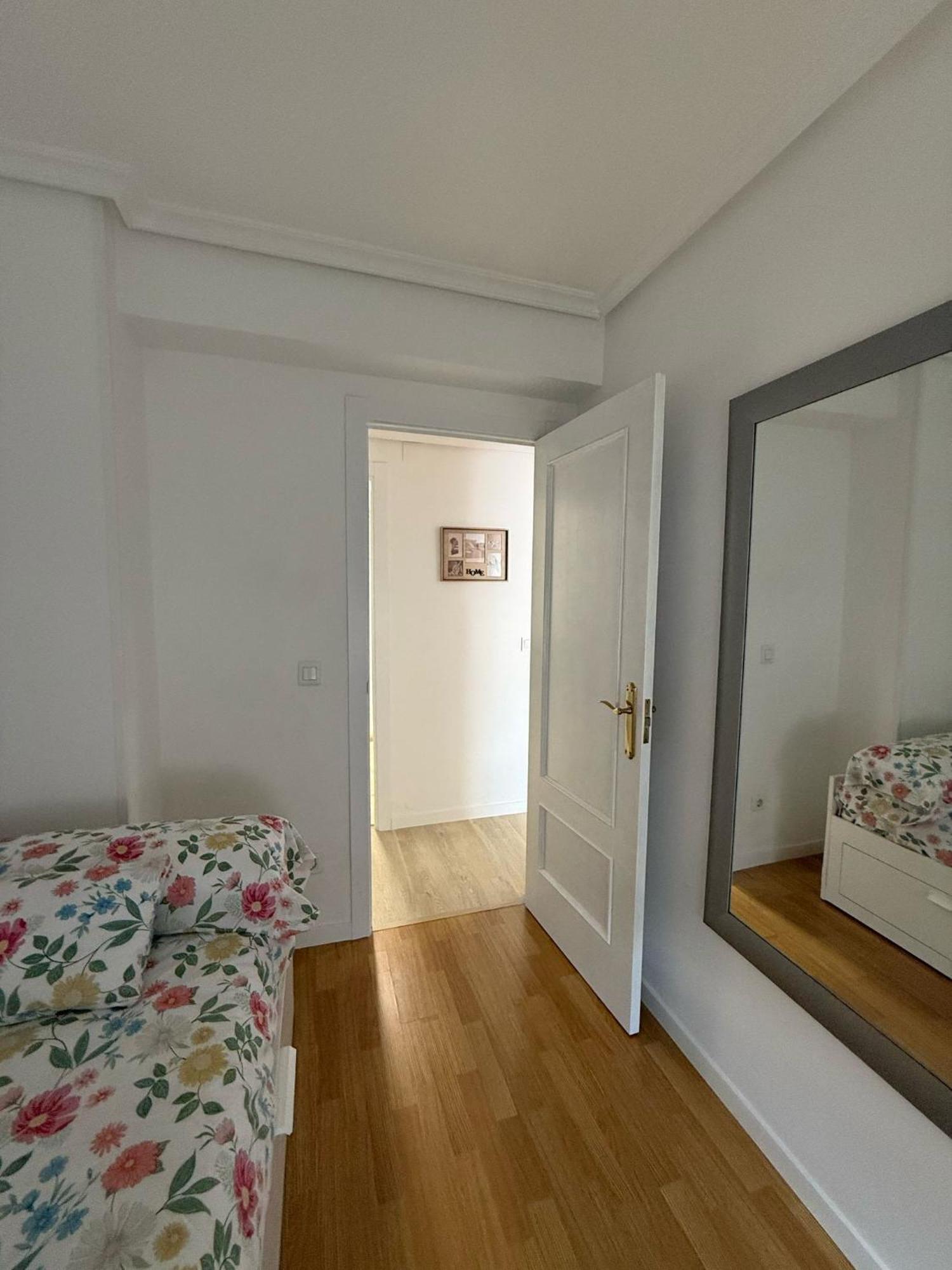 Appartement Junto A La Real Y Antigua En *
